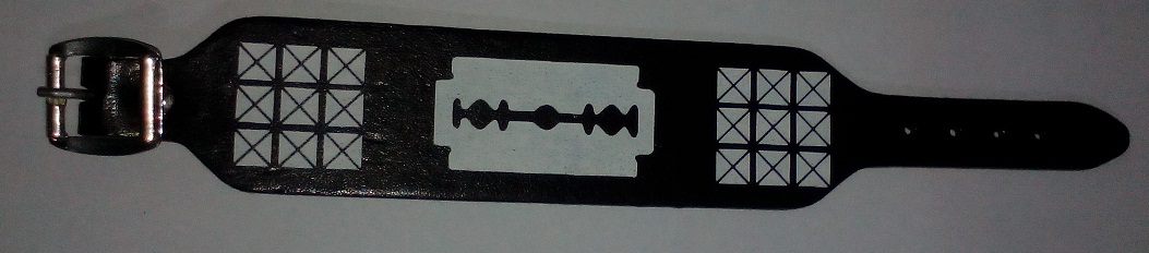 Bracciale in ecopelle nero con logo Blade