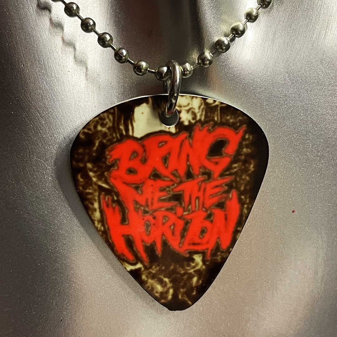 Collana con ciondolo a forma di plettro Bring me the Horizon - scritta