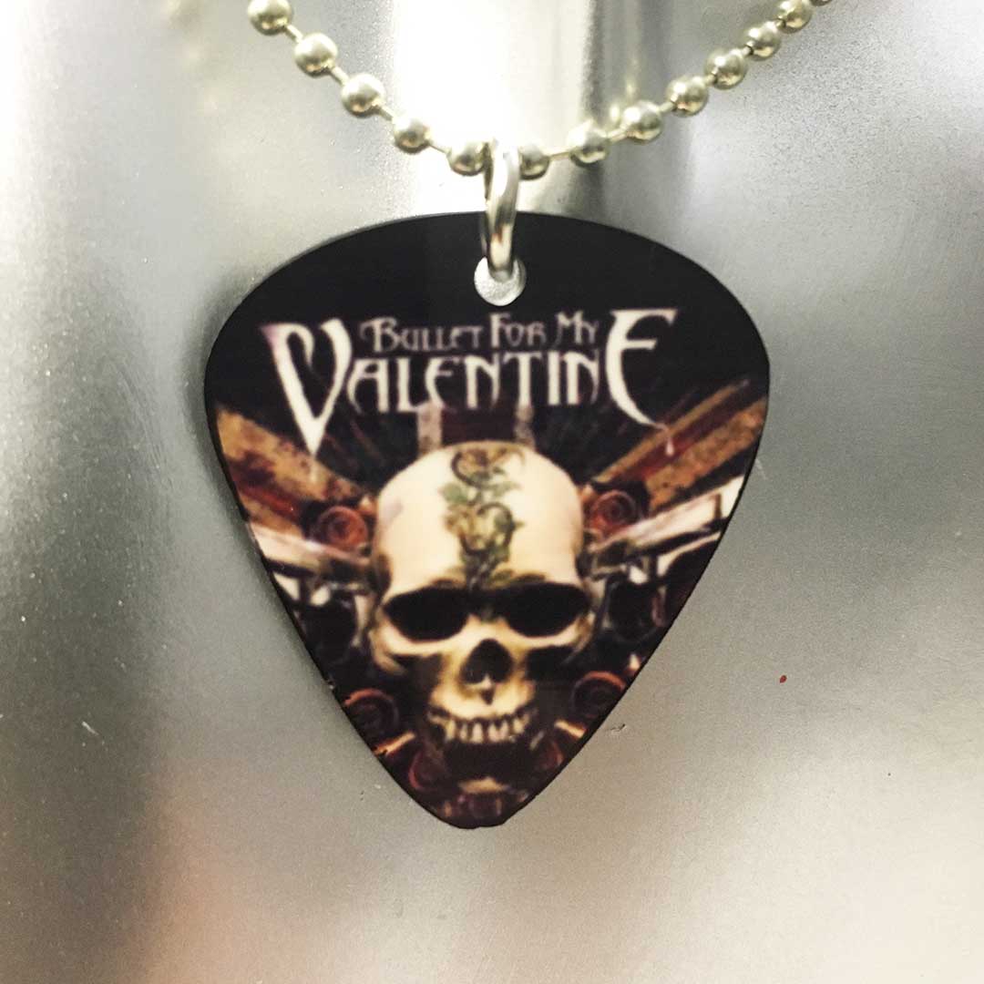 Collana con ciondolo a forma di plettro Bullet for my Valentine unisex - skull e guns