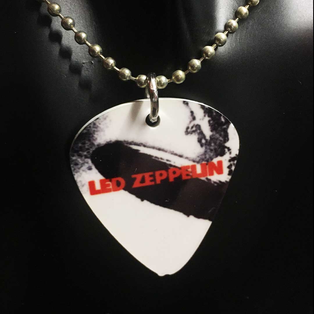 Collana con ciondolo a forma di plettro Led Zeppelin – Led Zepelin I