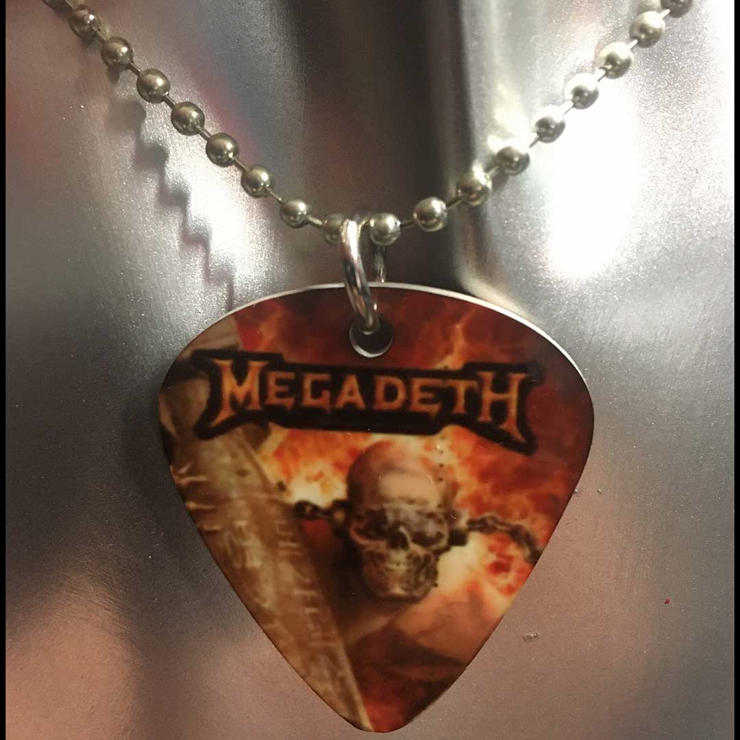 Collana con ciondolo a forma di plettro Megadeth